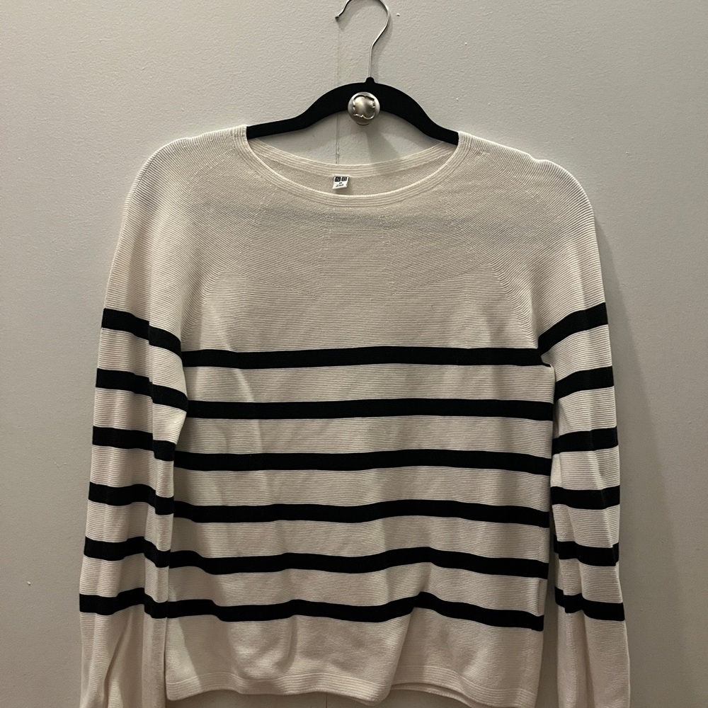 Uniqlo Cream Knit Sweater